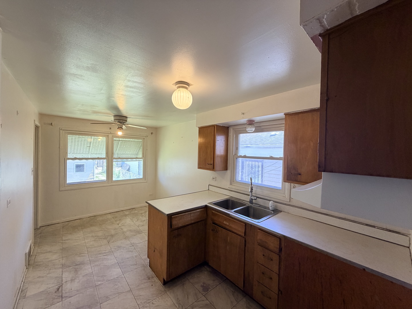 11719 S Throop Street, Chicago, IL 60643