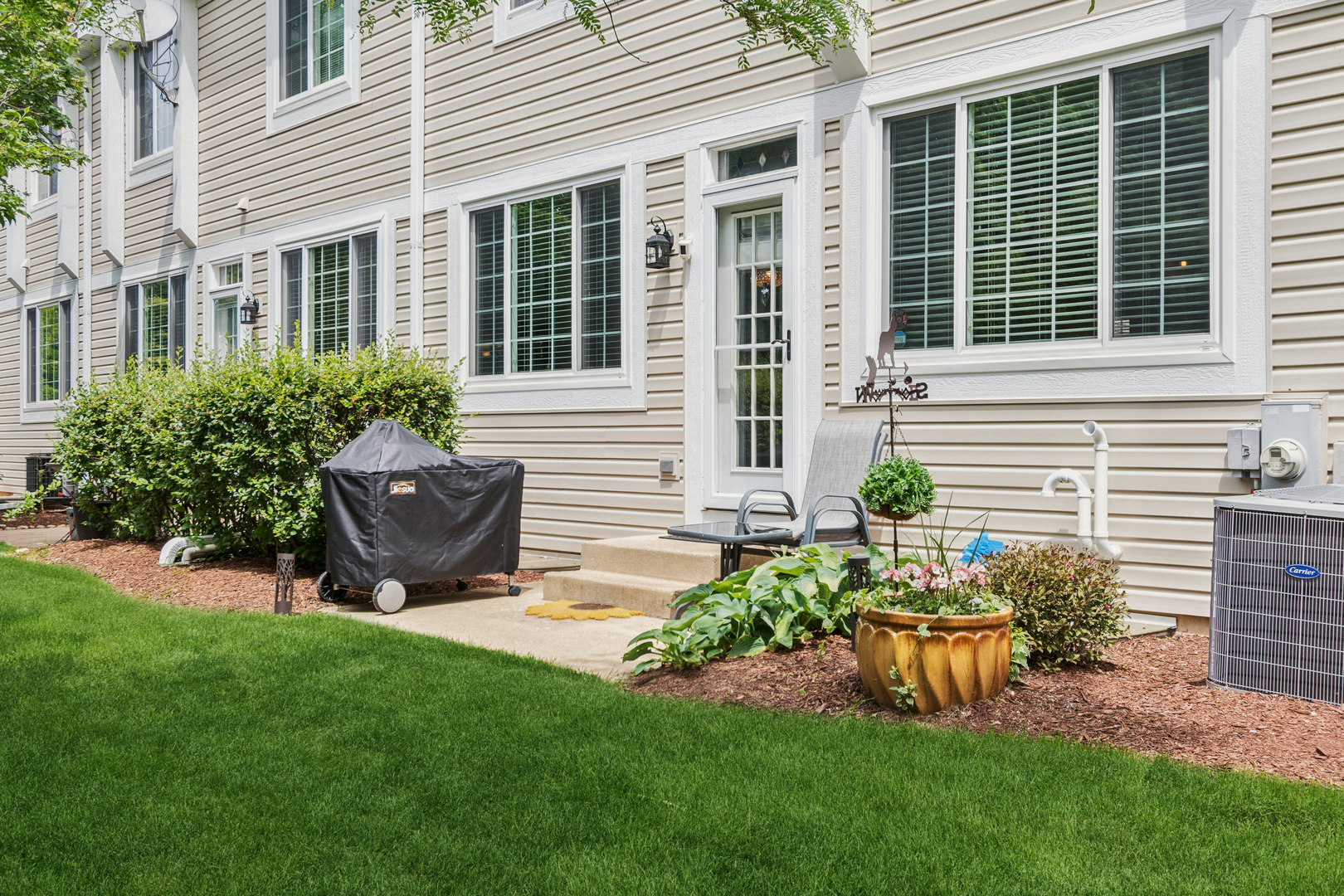 30404 Fowler Circle, Warrenville, IL 60555