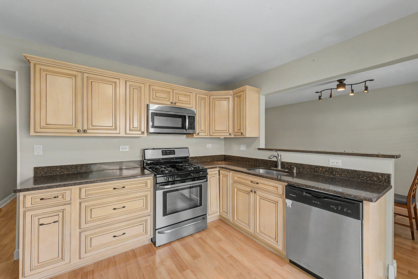 405 Carriage Hill Road, Naperville, IL 60565