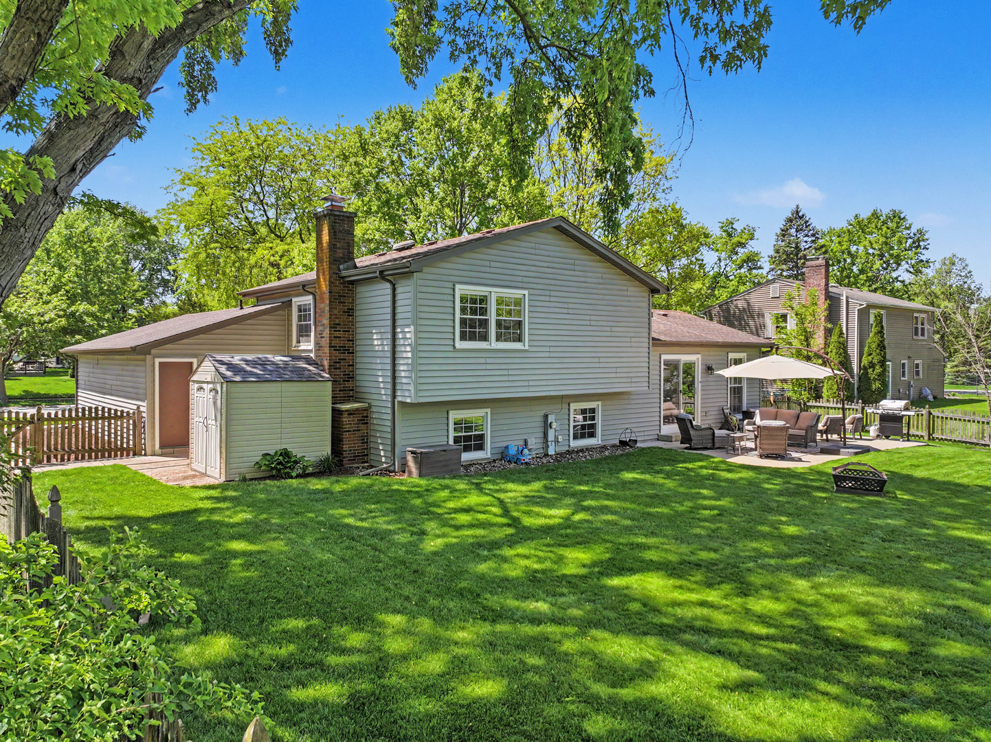 405 Carriage Hill Road, Naperville, IL 60565