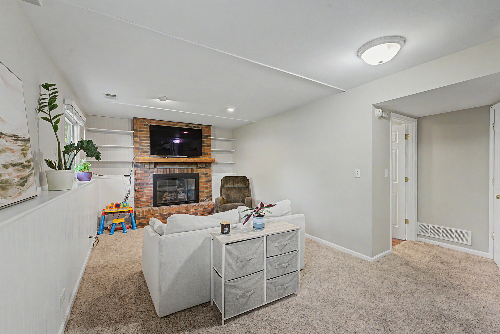 405 Carriage Hill Road, Naperville, IL 60565
