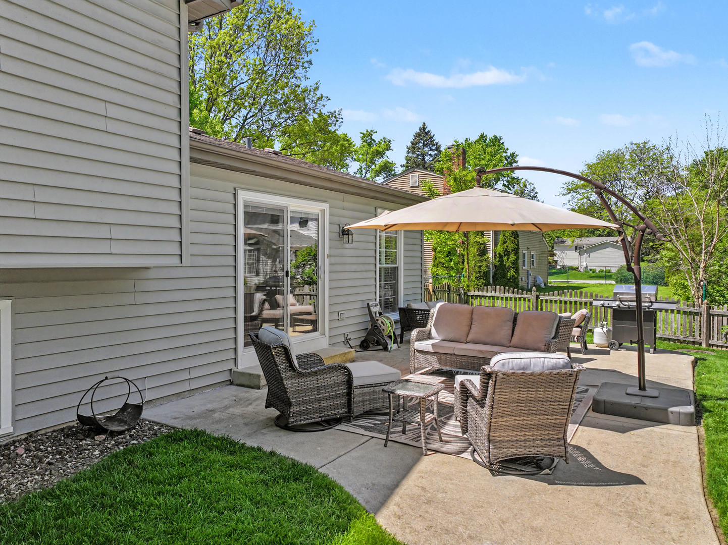 405 Carriage Hill Road, Naperville, IL 60565