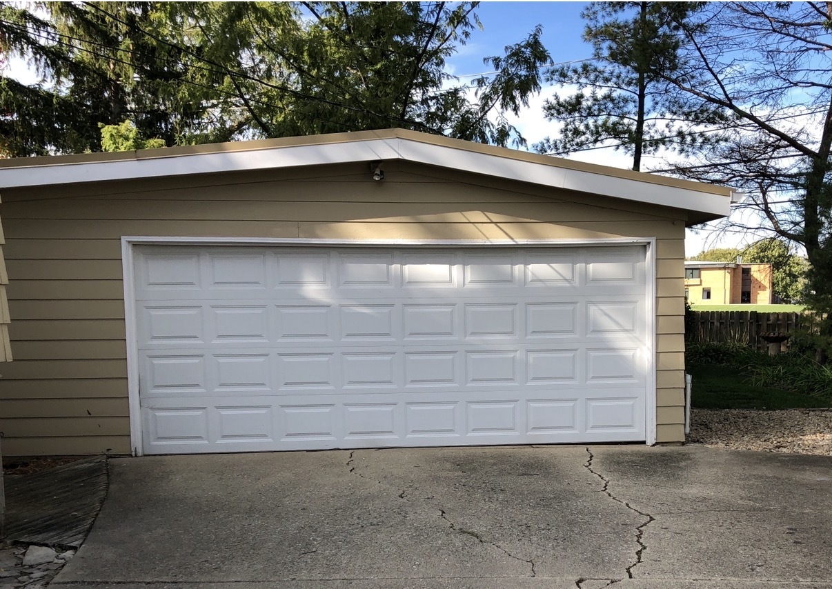 2616 Fontana Drive, Glenview, IL 60025