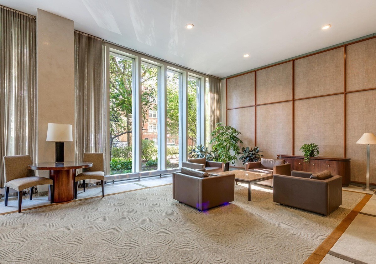 3550 N Lake Shore Drive #1813, Chicago, IL 60657