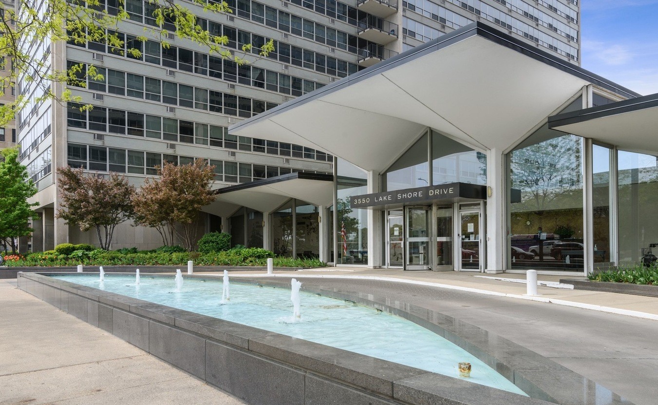 3550 N Lake Shore Drive #1813, Chicago, IL 60657
