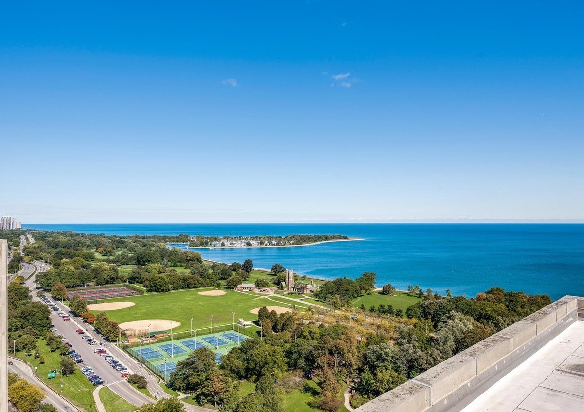 3550 N Lake Shore Drive #1813, Chicago, IL 60657