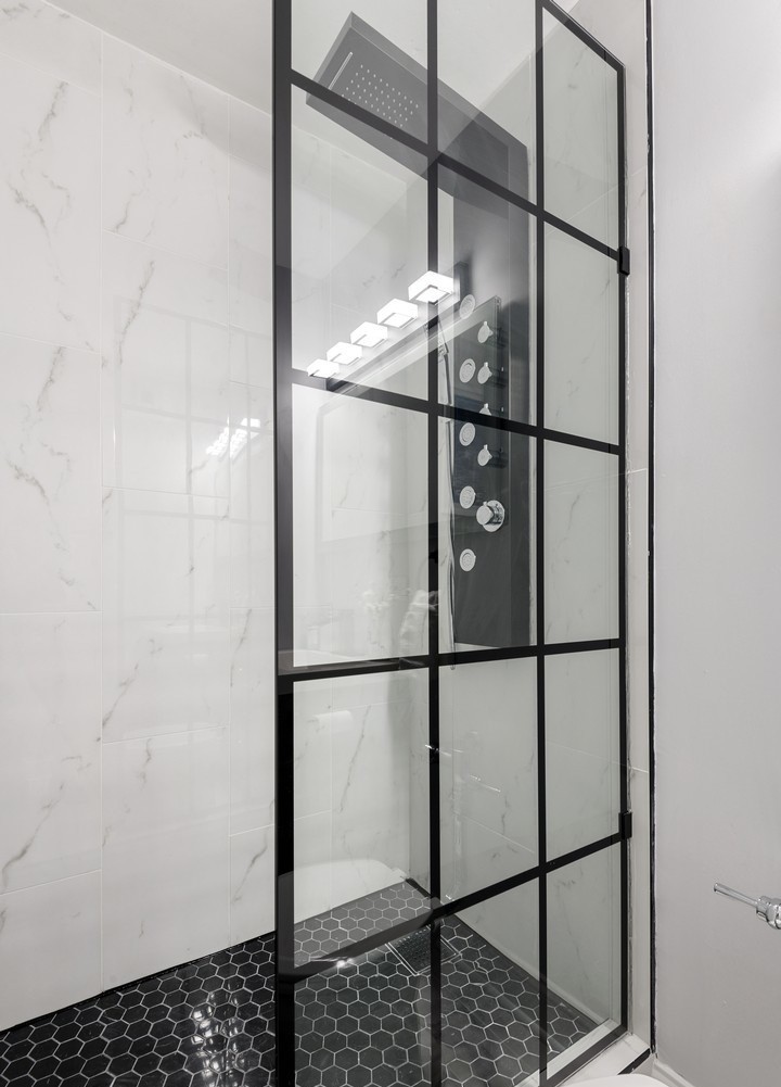 3550 N Lake Shore Drive #1813, Chicago, IL 60657