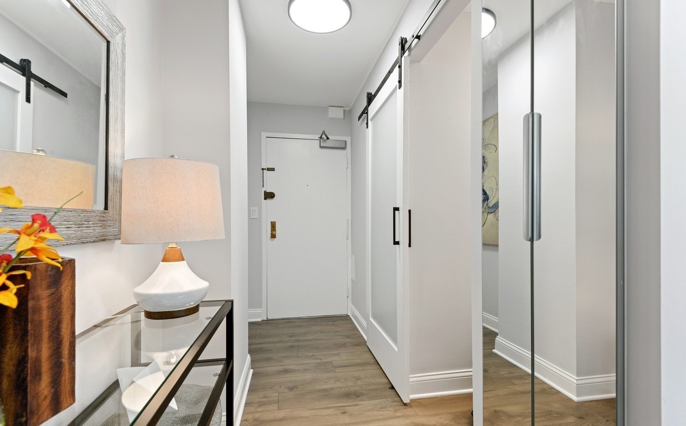 3550 N Lake Shore Drive #1813, Chicago, IL 60657