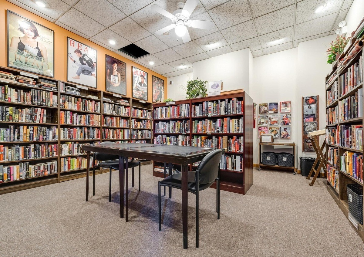 3550 N Lake Shore Drive #1813, Chicago, IL 60657