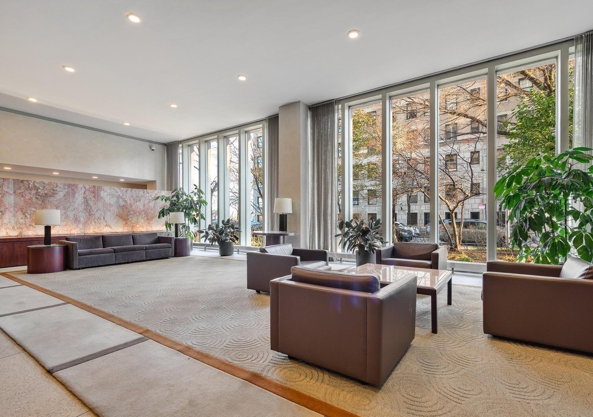 3550 N Lake Shore Drive #1813, Chicago, IL 60657