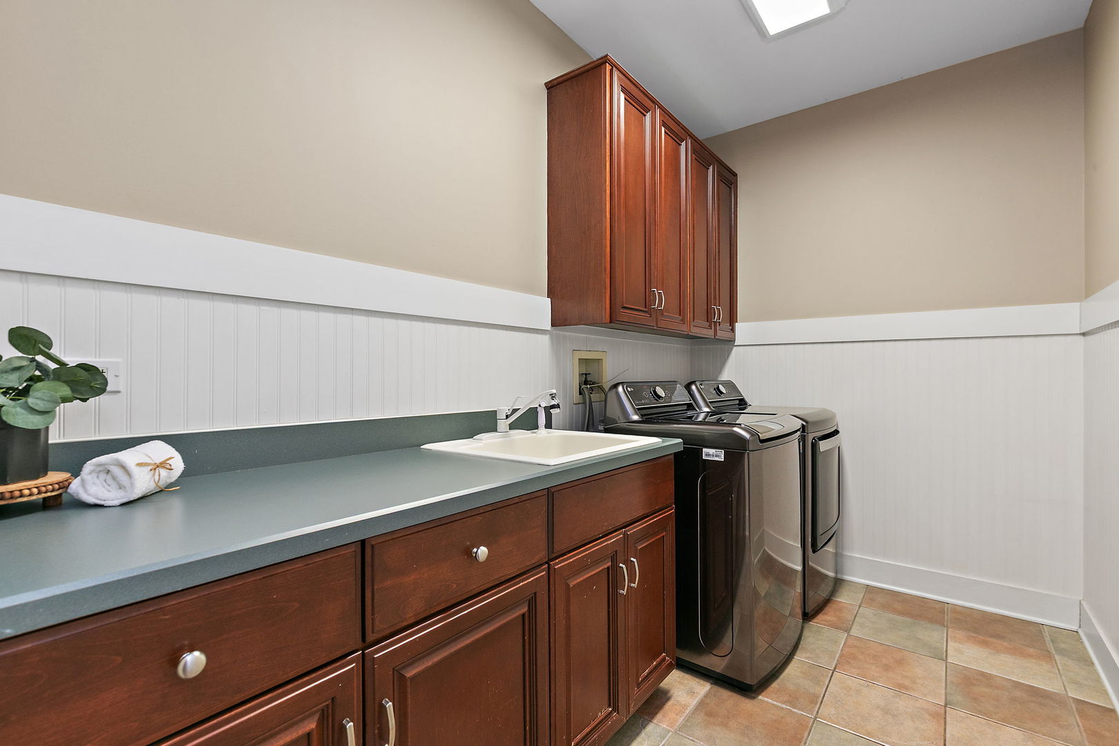 40W017 Carl Sandburg Road, St. Charles, IL 60175