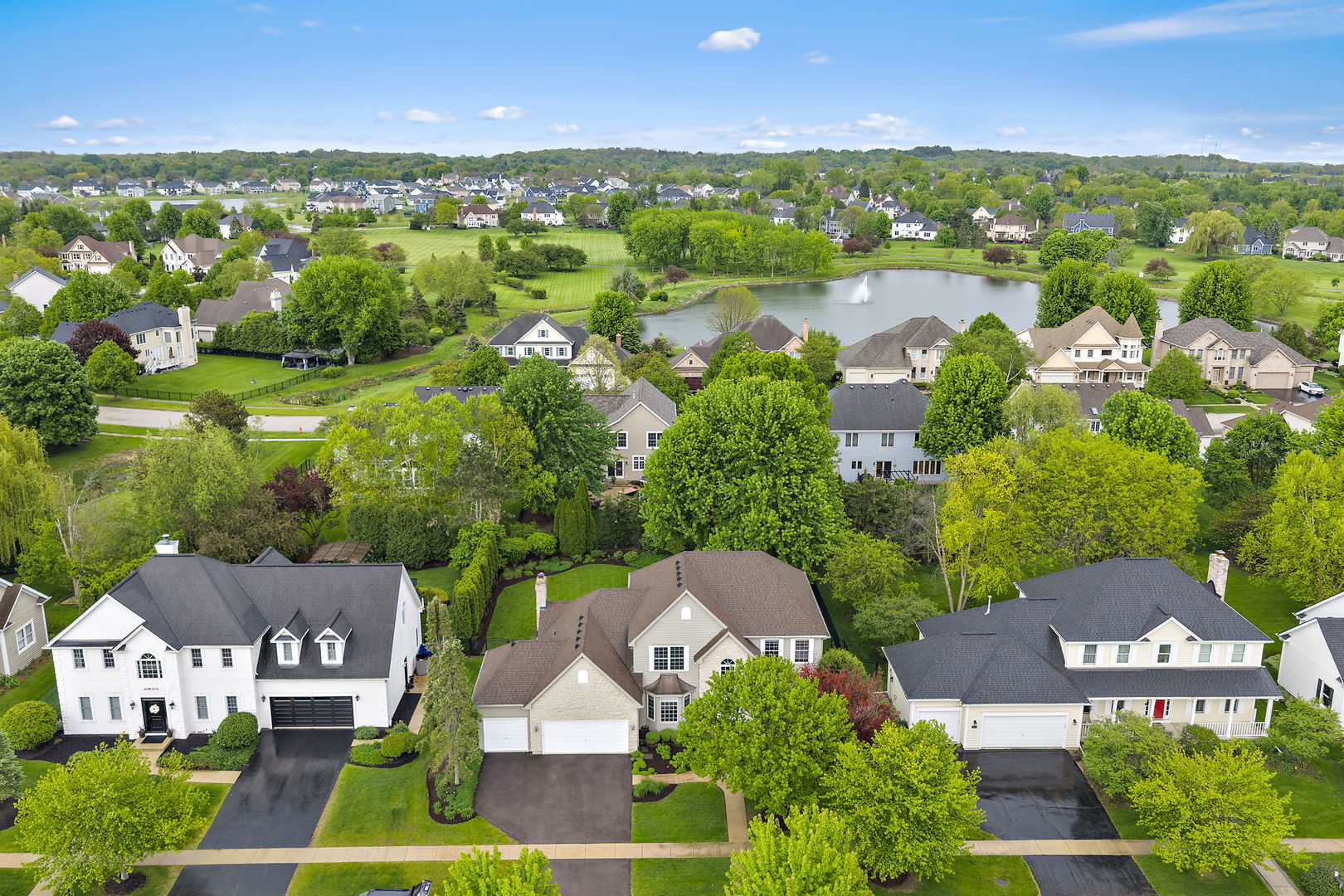 40W017 Carl Sandburg Road, St. Charles, IL 60175