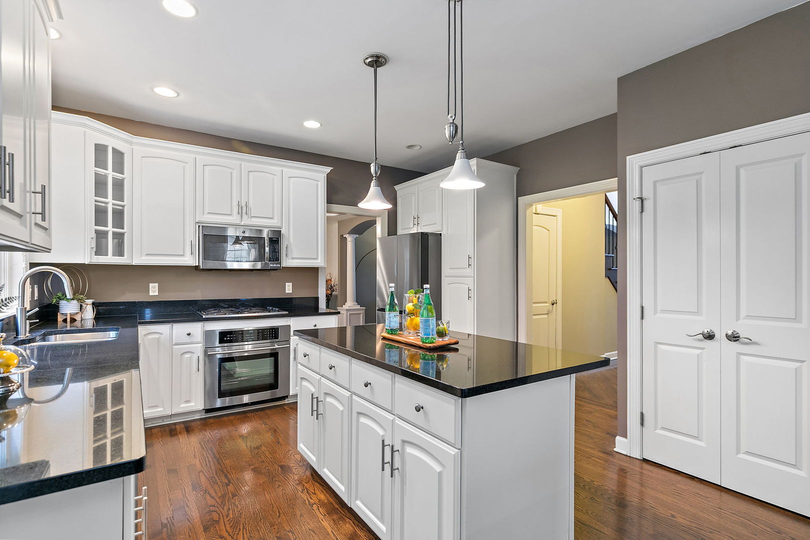 40W017 Carl Sandburg Road, St. Charles, IL 60175