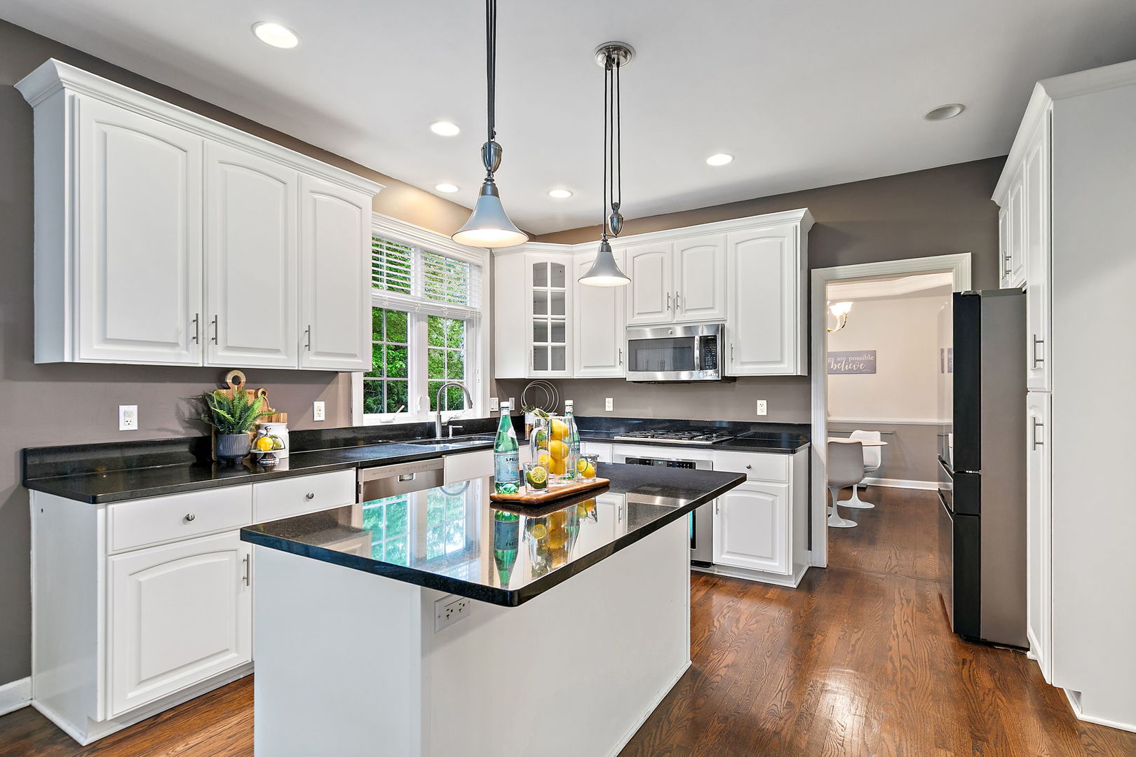 40W017 Carl Sandburg Road, St. Charles, IL 60175
