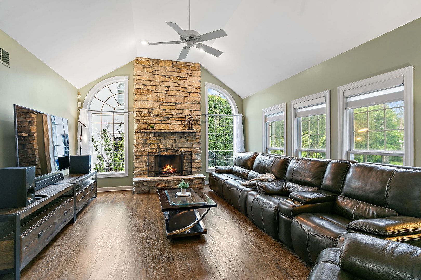 40W017 Carl Sandburg Road, St. Charles, IL 60175