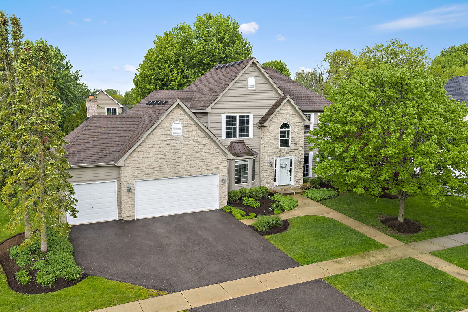 40W017 Carl Sandburg Road, St. Charles, IL 60175