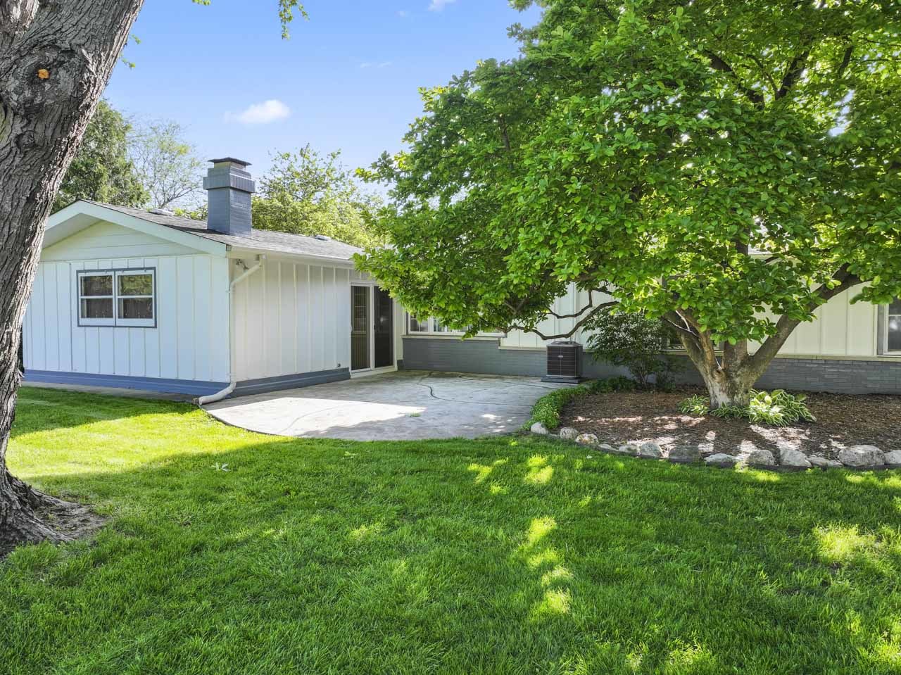 1049 Martingale Drive, Bartlett, IL 60103