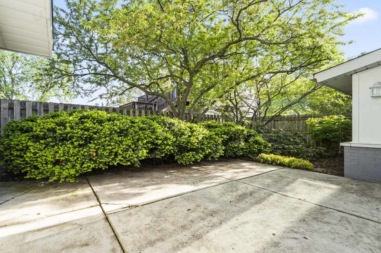 1049 Martingale Drive, Bartlett, IL 60103