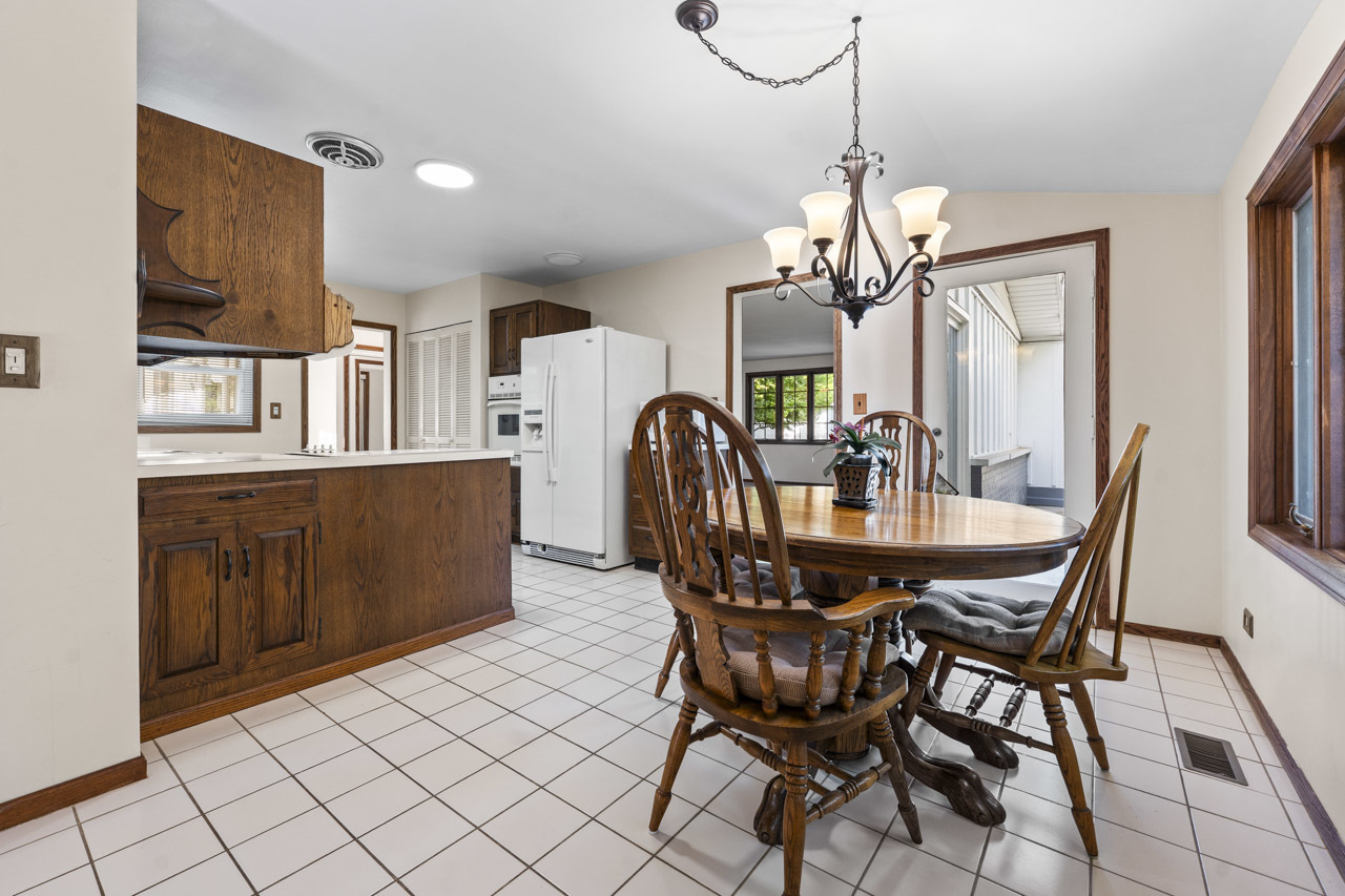 1049 Martingale Drive, Bartlett, IL 60103