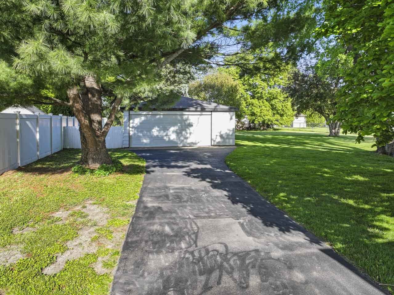1049 Martingale Drive, Bartlett, IL 60103