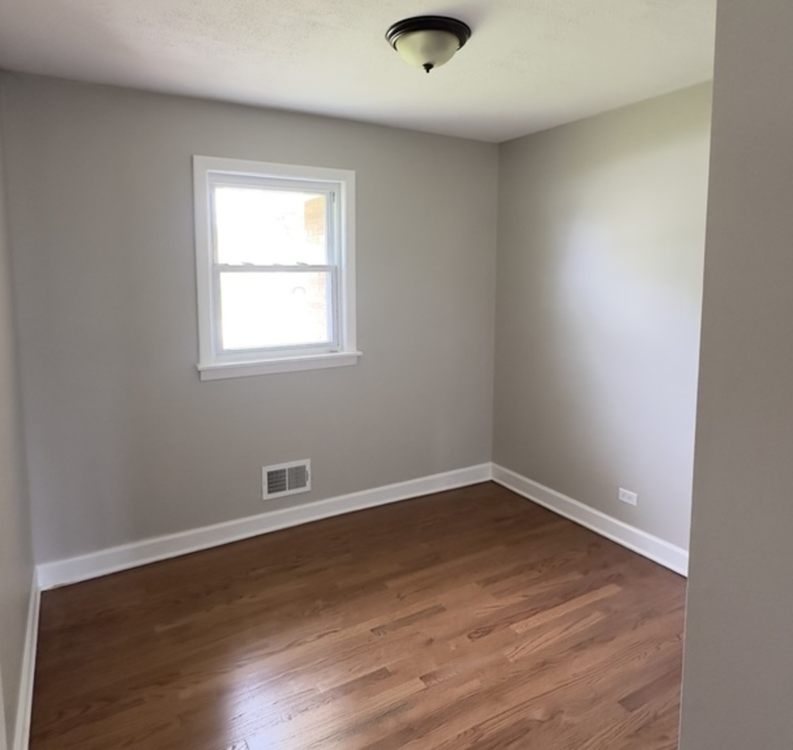 9405 S 76th Court, Hickory Hills, IL 60457