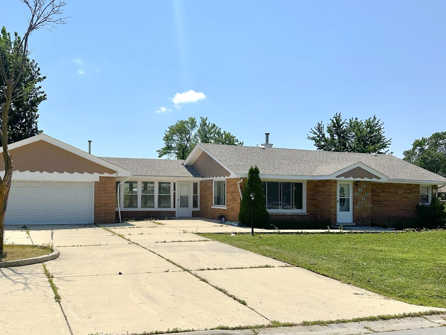 9405 S 76th Court, Hickory Hills, IL 60457