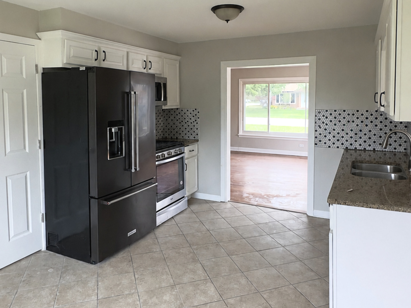 9405 S 76th Court, Hickory Hills, IL 60457