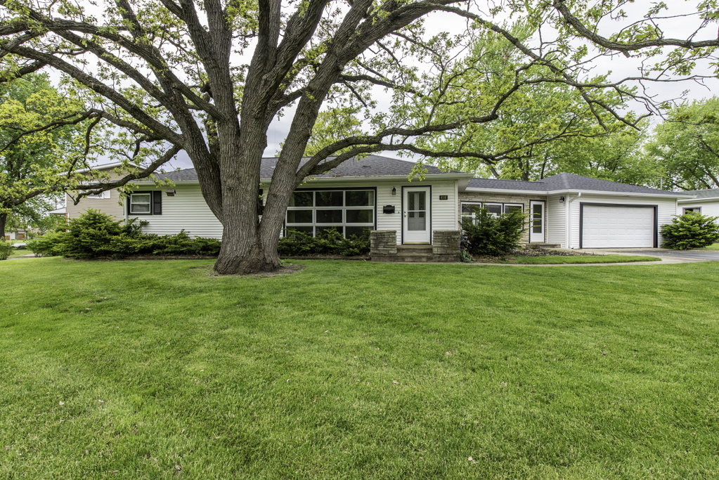 616 Highland Avenue, Antioch, IL 60002