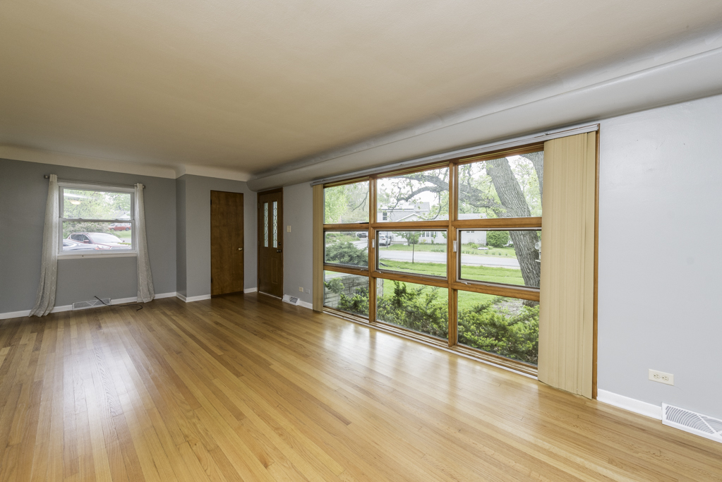 616 Highland Avenue, Antioch, IL 60002