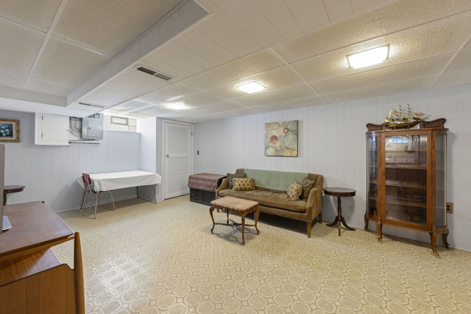 6023 S Richmond Avenue, Willowbrook, IL 60527