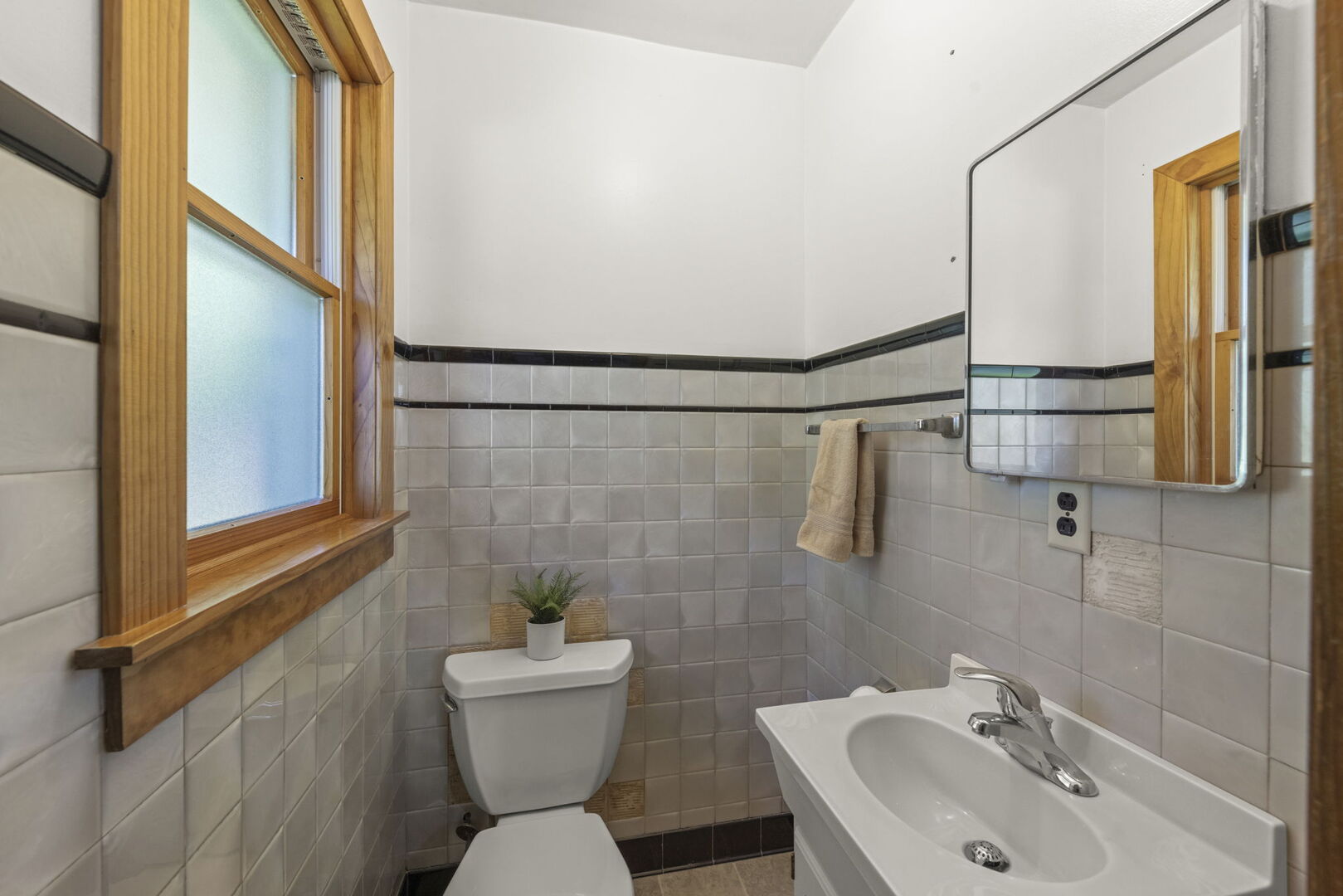 6023 S Richmond Avenue, Willowbrook, IL 60527