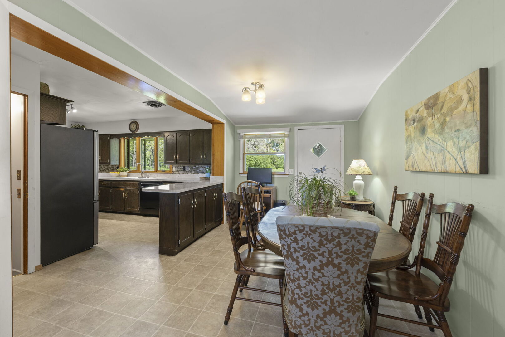 6023 S Richmond Avenue, Willowbrook, IL 60527