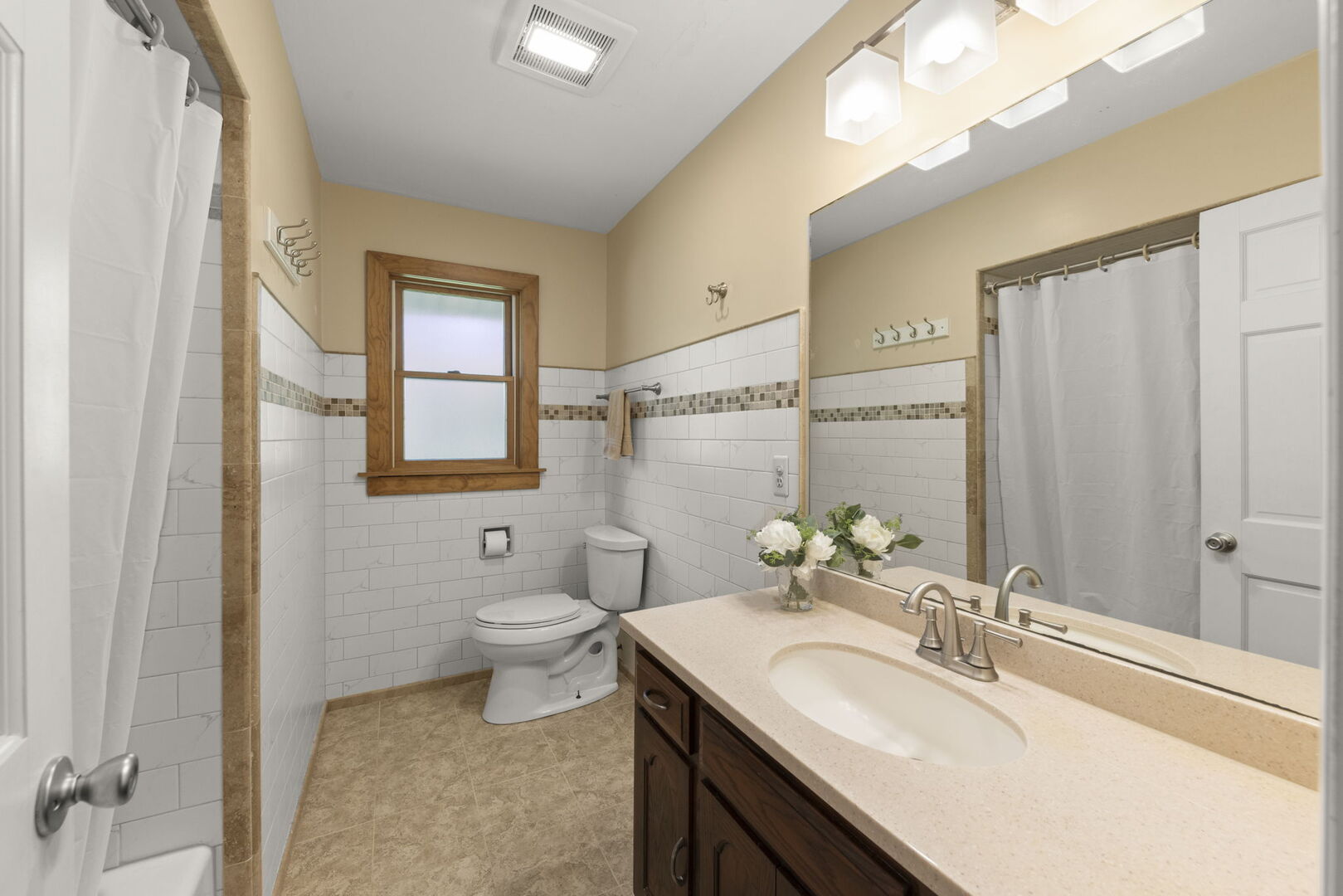 6023 S Richmond Avenue, Willowbrook, IL 60527