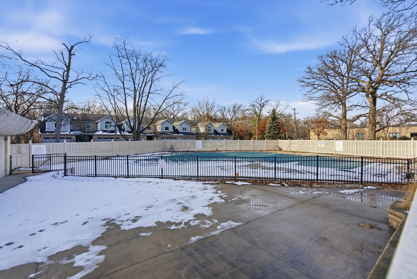 190 S Wood Dale Road #208, Wood Dale, IL 60191