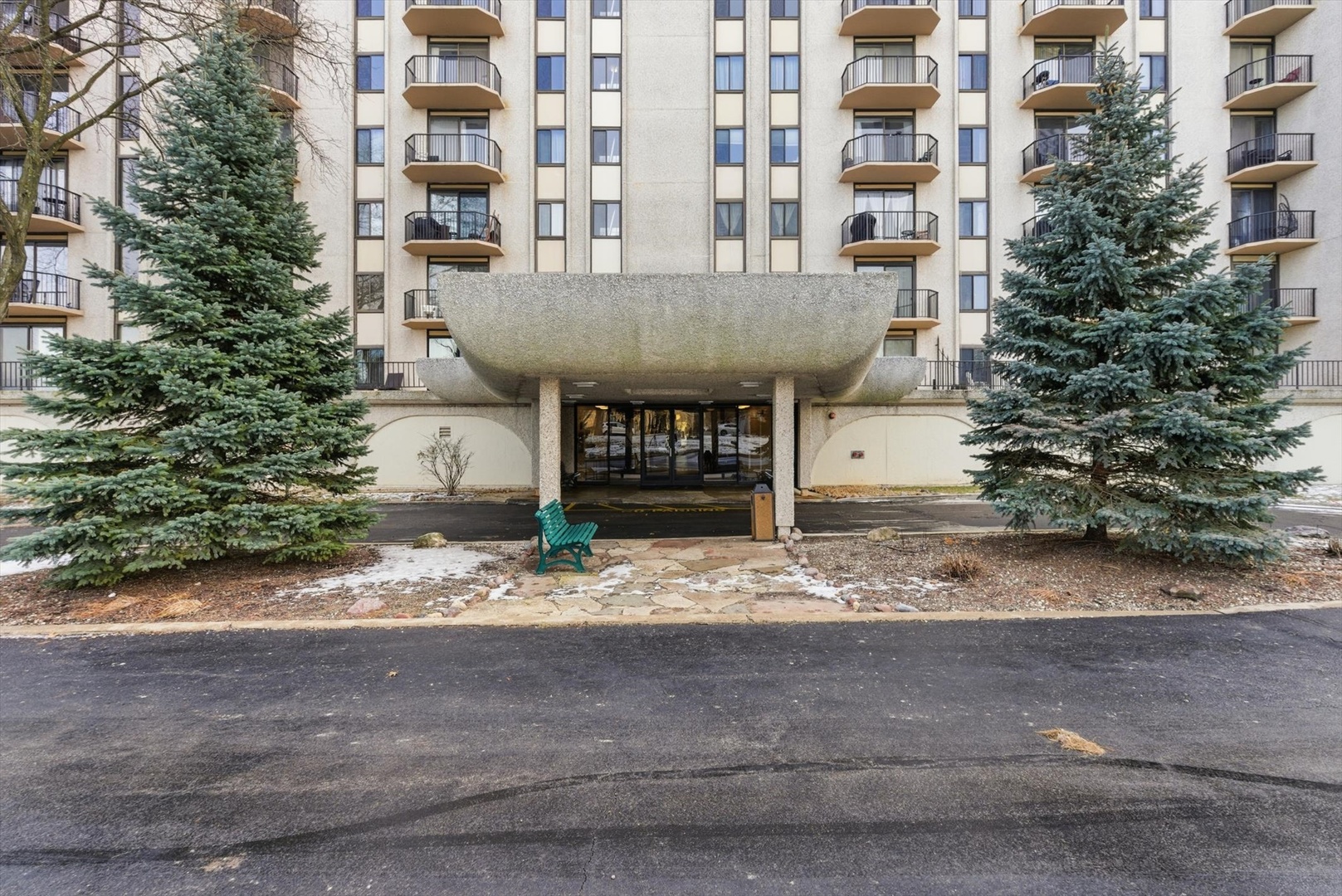 190 S Wood Dale Road #208, Wood Dale, IL 60191
