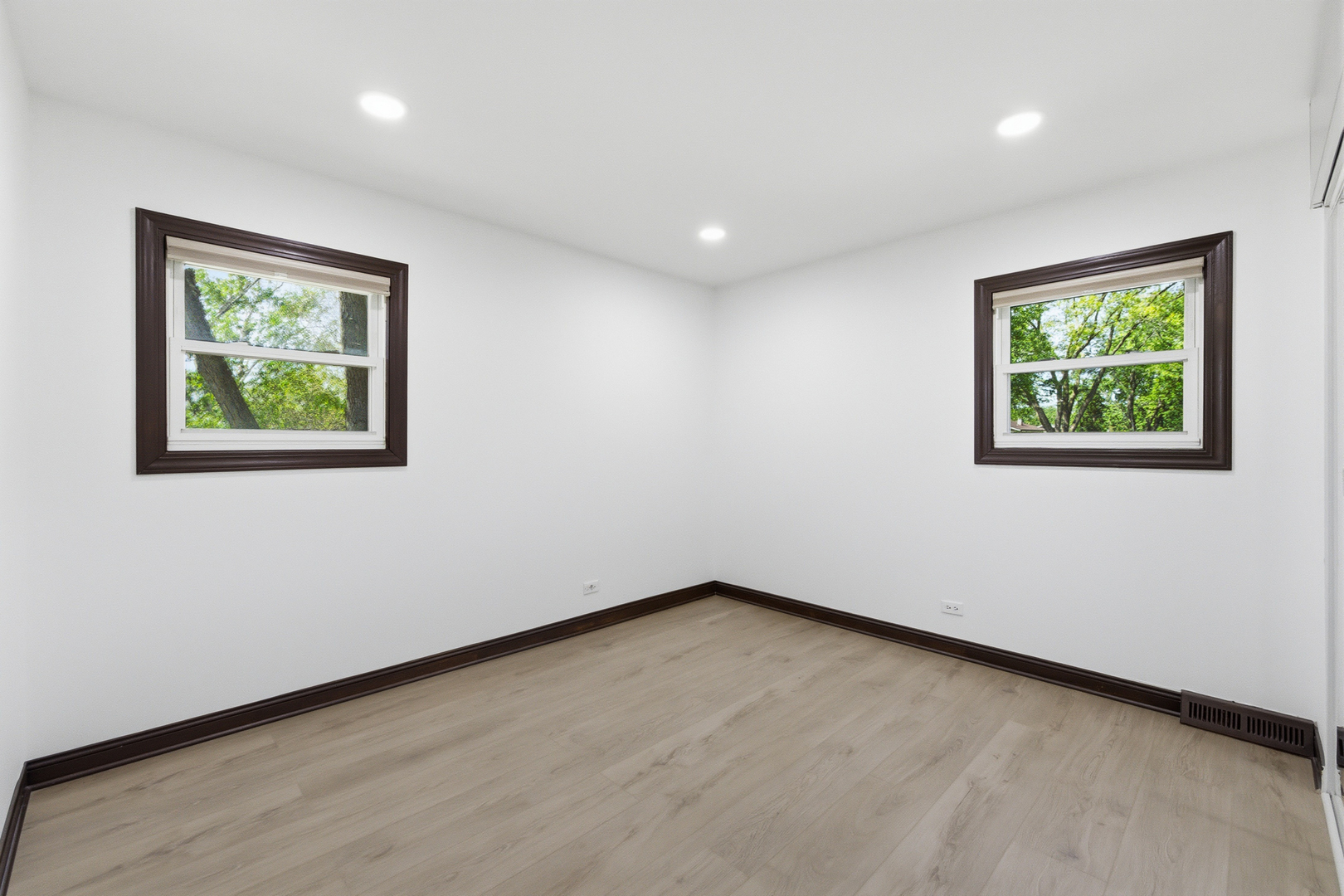 1117 E Kitson Drive, Palatine, IL 60074