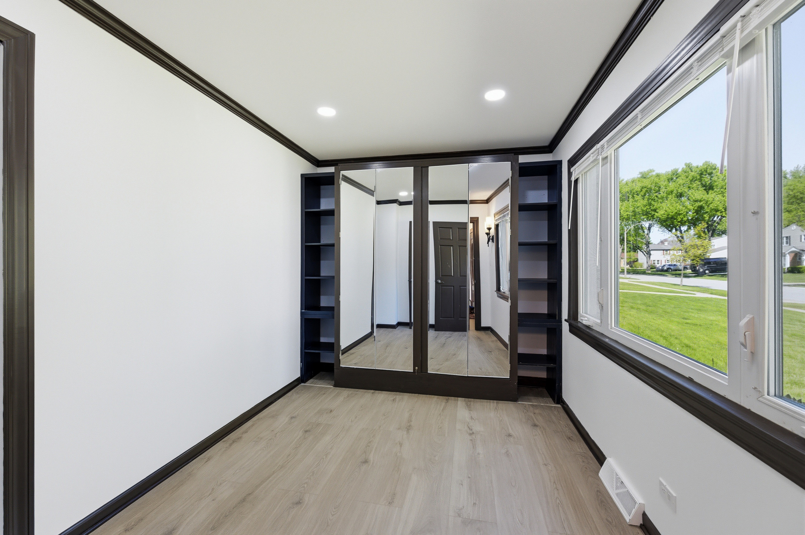 1117 E Kitson Drive, Palatine, IL 60074