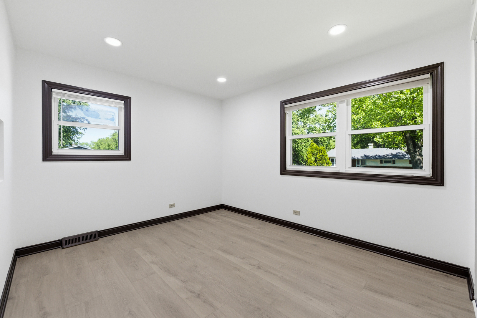 1117 E Kitson Drive, Palatine, IL 60074