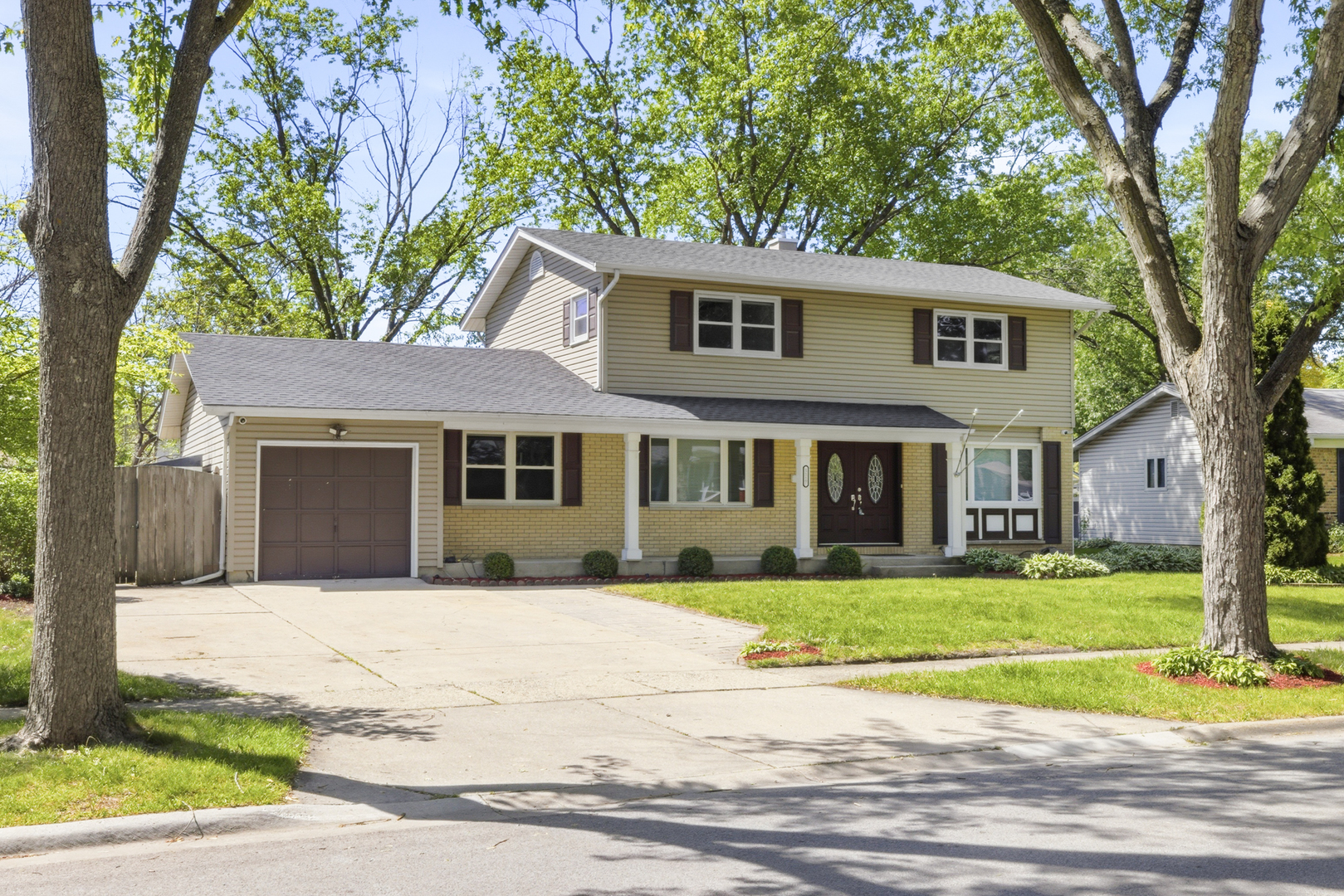 1117 E Kitson Drive, Palatine, IL 60074