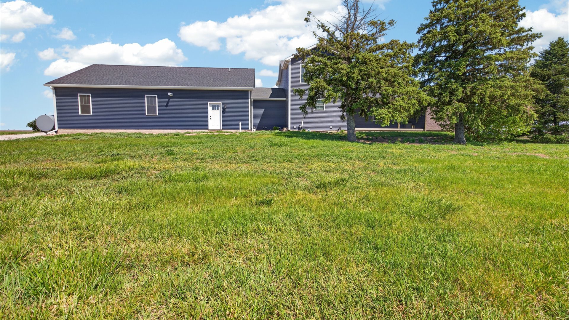 31340 E 1500 North Road, Colfax, IL 61728