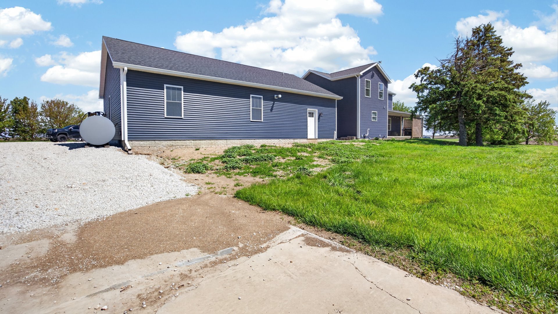 31340 E 1500 North Road, Colfax, IL 61728