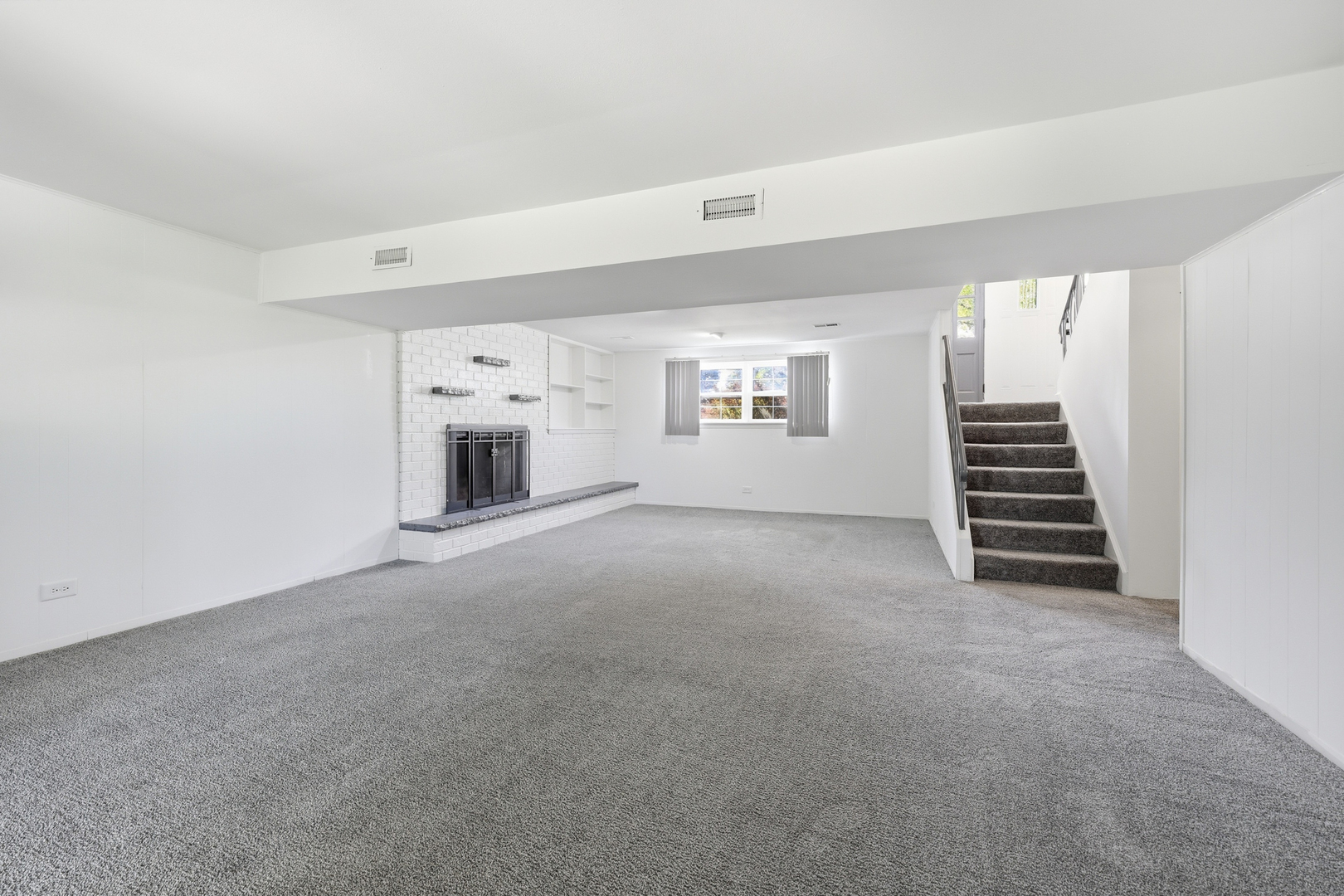 404 Milford Court, Schaumburg, IL 60193