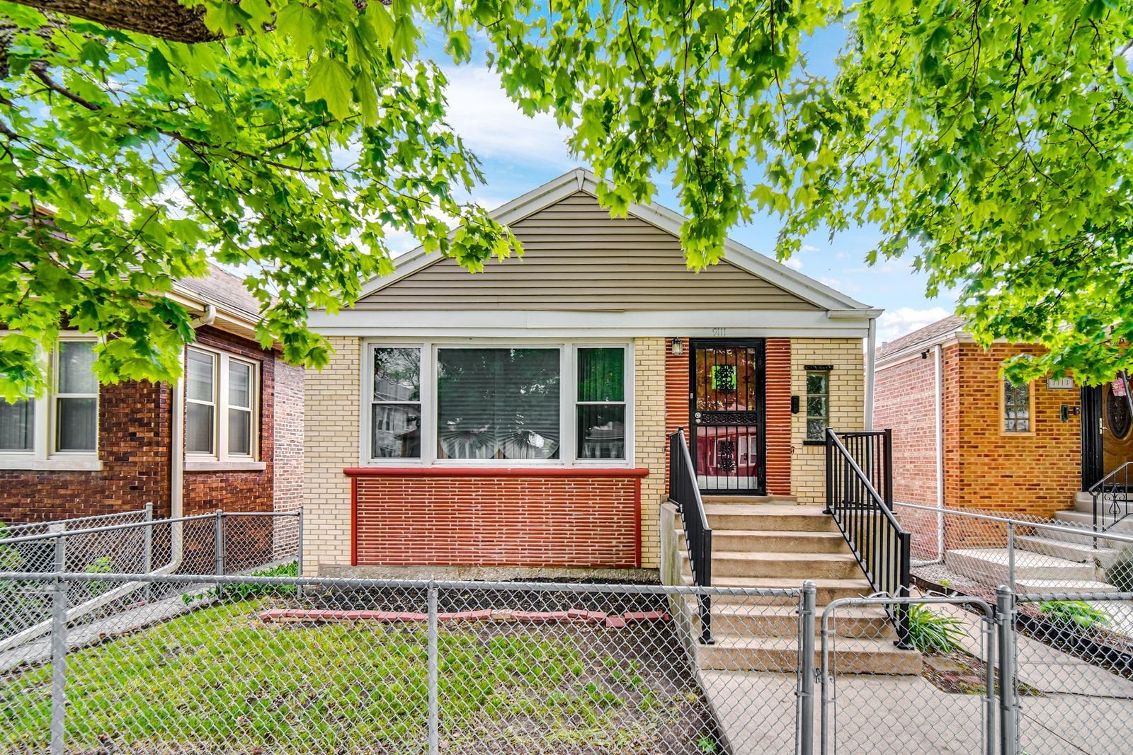 9111 S Kingston Avenue, Chicago, IL 60617