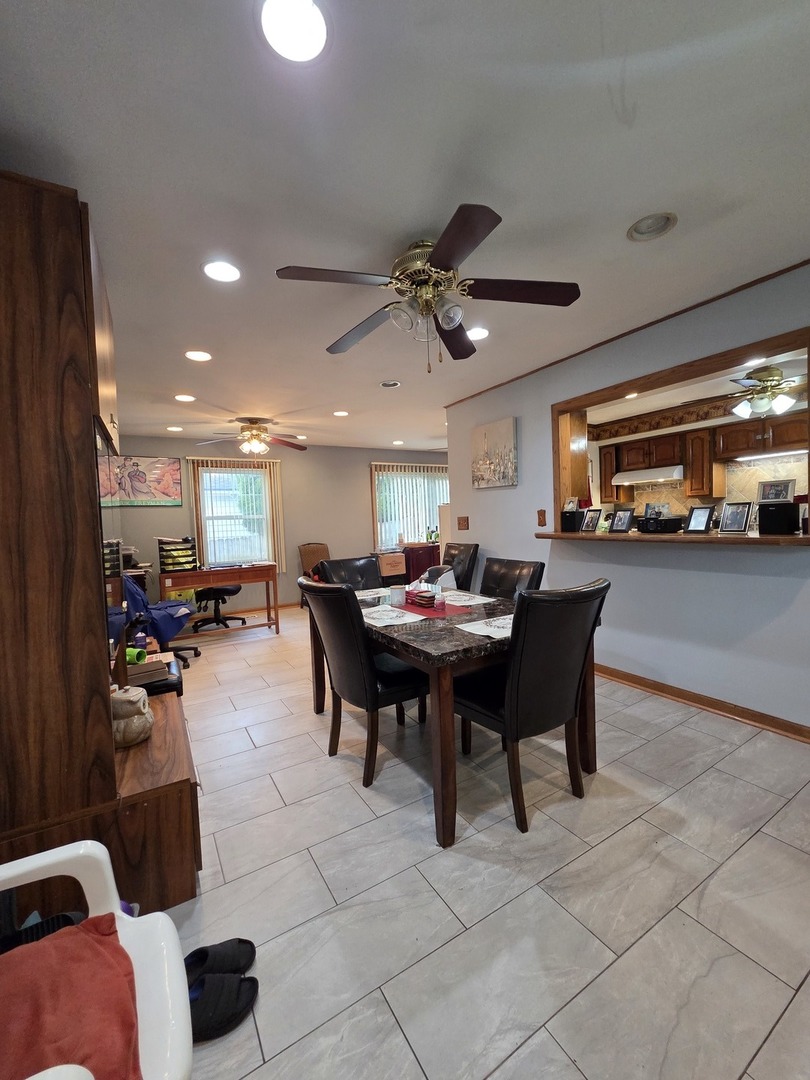 1106 Birchdale Drive, Elgin, IL 60123