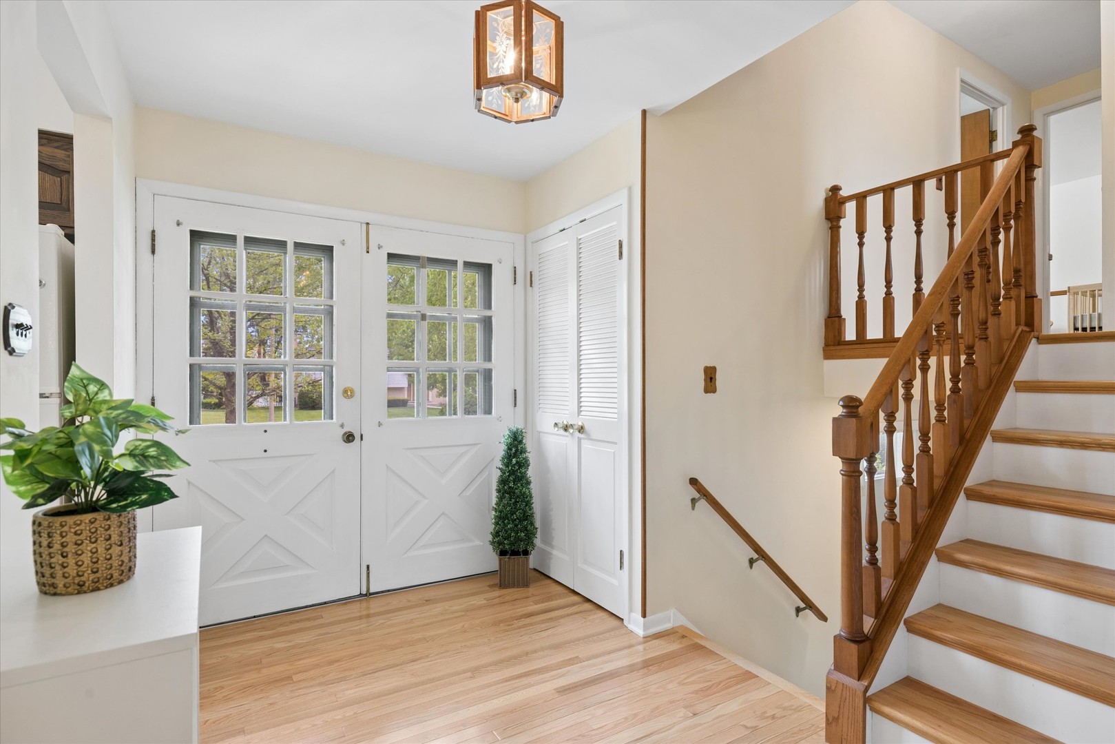 2406 N Lafayette Street, Arlington Heights, IL 60004