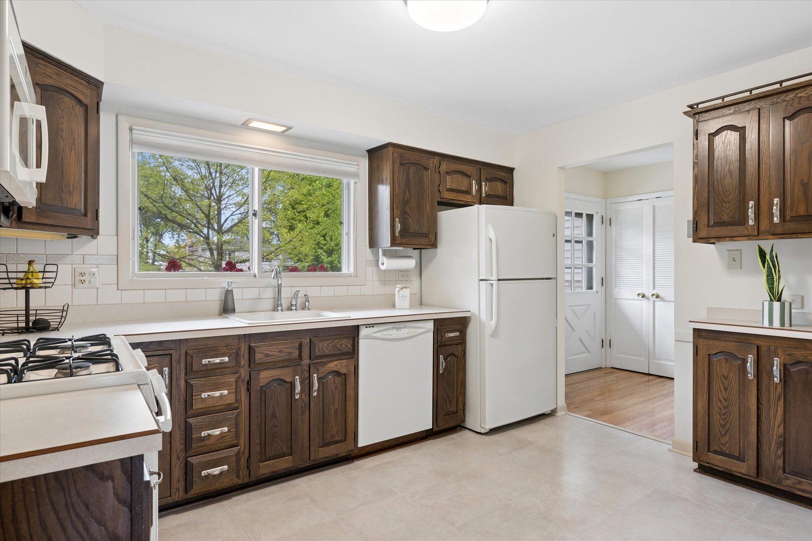 2406 N Lafayette Street, Arlington Heights, IL 60004