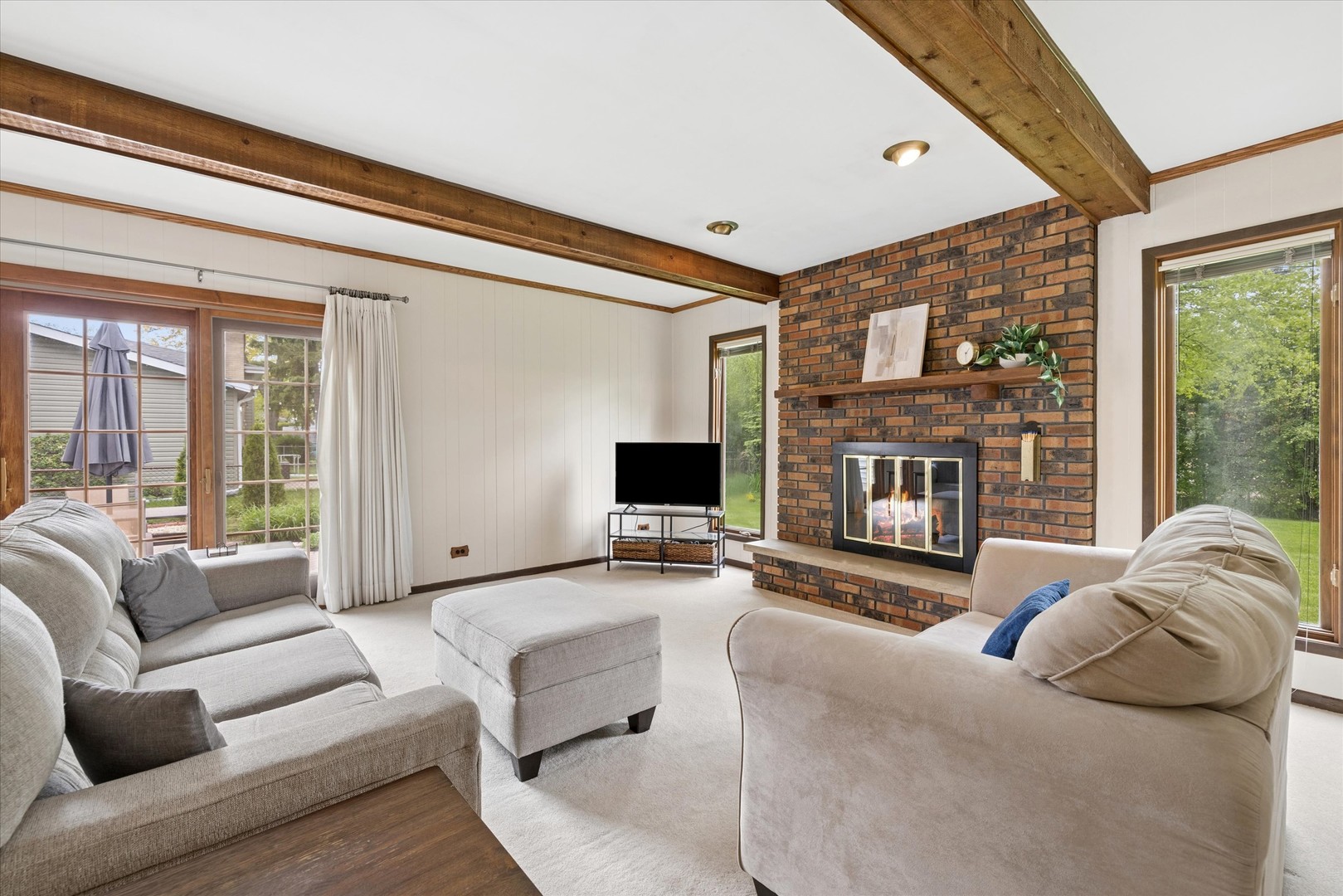 2406 N Lafayette Street, Arlington Heights, IL 60004