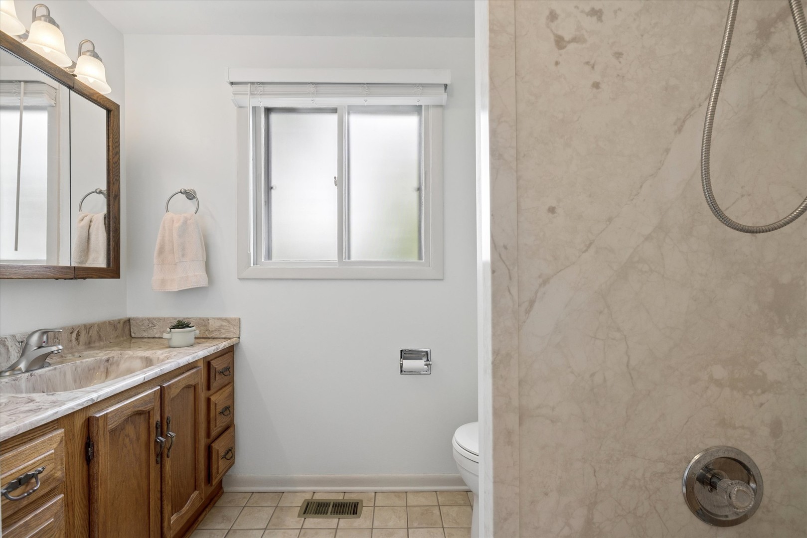 2406 N Lafayette Street, Arlington Heights, IL 60004