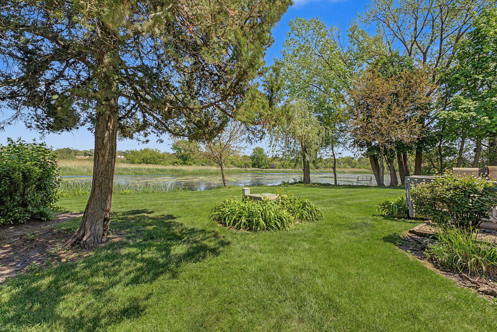 102 Bright Oaks Circle #102, Cary, IL 60013