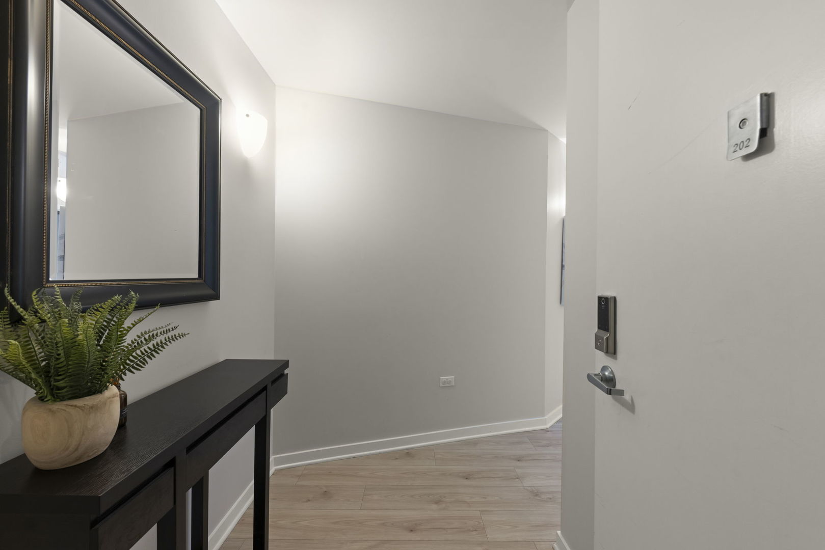 873 N Larrabee Street #202, Chicago, IL 60610
